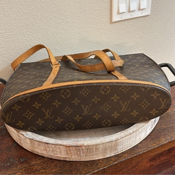 Louis Vuitton Shoulder Bag - Picture 5 of 10